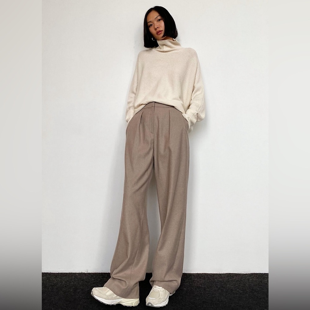 Aritzia Babaton Cascade Pant Trouser- Taupe - 10